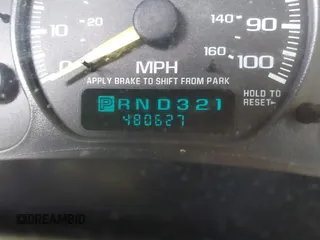 2000 Chevrolet Suburban LT with VIN 3GNFK16T0YG117085, listed as a IAAI auction lot 41982114 with 480,627 mi miles. Bid and sale history available at carsss.com. Image 7.