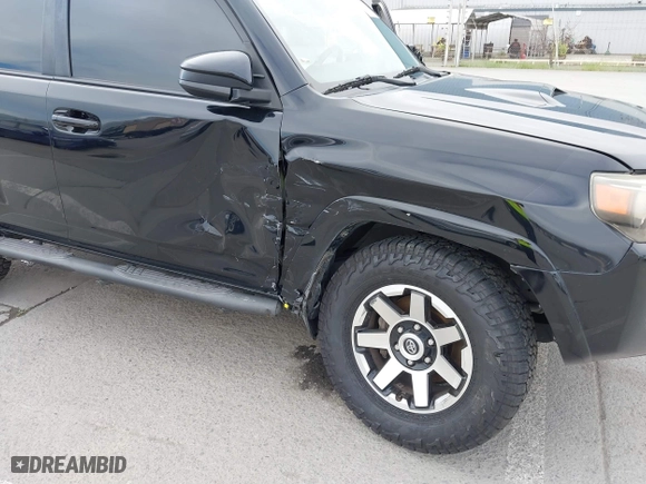 2017 Toyota 4Runner SR5 with VIN JTEBU5JR0H5466187, listed as a IAAI auction lot 41678607 with 137,864 mi miles. Bid and sale history available at carsss.com. Image 6.