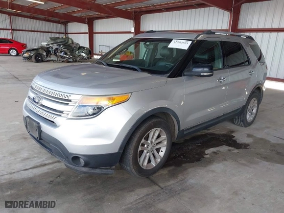 2014 Ford Explorer XLT with VIN 1FM5K7D84EGB63060, listed as a IAAI auction lot 41992605 with 134,428 mi miles. Bid and sale history available at carsss.com. Image 2.