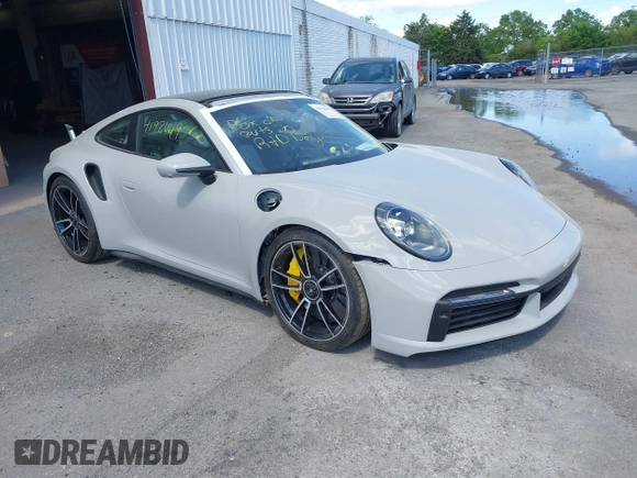 2025 Porsche 911 Turbo with VIN WP0AD2A99SS265136, listed as a IAAI auction lot 41924492 with 352 mi miles. Bid and sale history available at carsss.com. Image 1.