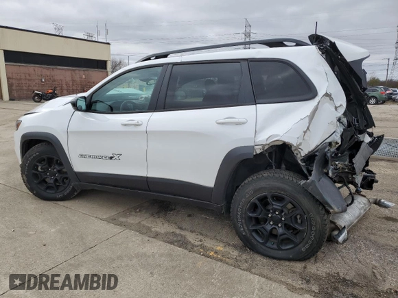 2022 Jeep Cherokee X with VIN 1C4PJMCX5ND528984, listed as a Copart auction lot 80225644 with 50,588 mi miles and Salvage Title. Bid and sale history available at carsss.com. Image 2.
