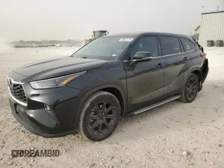 2022 Toyota Highlander LE z VIN 5TDZZRAH3NS109790, wystawiony jako Copart lot #49627715 z przebiegiem 33 113 mil mil oraz Szkoda całkowita • Salvage title. Historia ofert i sprzedaży dostępna na DreamBid. Obrazek 1.