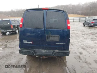 2006 Chevrolet Express Passenger z VIN 1GAHG35U361153432, wystawiony jako IAAI lot #41593860 z przebiegiem 160 774 mil mil oraz . Historia ofert i sprzedaży dostępna na DreamBid. Obrazek 16.