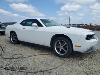 2011 Dodge Challenger z VIN 2B3CJ4DG0BH542773, wystawiony jako Copart lot #54646985 z przebiegiem 108 630 mil mil oraz Szkoda całkowita • Salvage title. Historia ofert i sprzedaży dostępna na DreamBid. Obrazek 4.