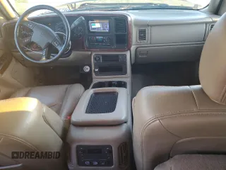 2006 Chevrolet Silverado 3500 SRW Wrk Trk with VIN 1GCHK33DX6F143072, listed as a Copart auction lot 47038915 with 295,279 mi miles and Salvage Title. Bid and sale history available at carsss.com. Image 8.