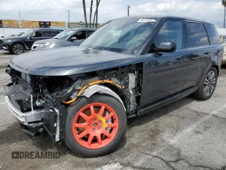 2024 Land Rover Range Rover SE with VIN SALKP9E9XRA098924, listed as a Copart auction lot 52008834 with 597 mi miles and Clean Title. Bid and sale history available at carsss.com. Image 1.