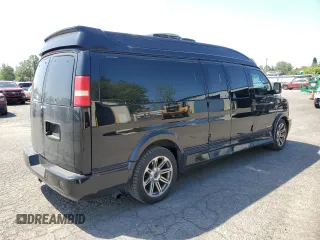 2018 Chevrolet Express Cargo Van with VIN 1GCWGBFG5J1242705, listed as a Copart auction lot 55627615 with 77,611 mi miles and Clean Title. Bid and sale history available at carsss.com. Image 3.