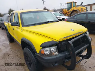 2004 Dodge Dakota Sport with VIN 1D7HG38N64S752270, listed as a IAAI auction lot 41555599 with 121,283 mi miles. Bid and sale history available at carsss.com. Image 1.