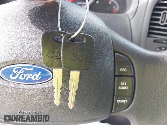 2001 Ford F-150 XLT with VIN 1FTRW08L61KD90032, listed as a IAAI auction lot 42385610 with 164,252 mi miles and . Bid and sale history available at DreamBid. Image 11.