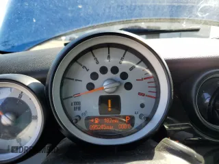 2010 MINI Convertible S с VIN WMWMS3C51ATZ85359, выставлен на аукционе Copart как лот 48480345 с пробегом 95 245 миль миль и Чистый • Clean title. История ставок и продаж доступна на DreamBid. Изображение 9.