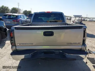 2001 Chevrolet Silverado 1500 LT with VIN 2GCEC19T111309806, listed as a IAAI auction lot 41217267 with 137,612 mi miles. Bid and sale history available at carsss.com. Image 16.
