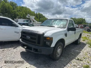 2008 Ford F-250 XL z VIN 1FTNF20508EB07382, wystawiony jako IAAI lot #42521031 z przebiegiem 123 755 mil mil oraz . Historia ofert i sprzedaży dostępna na DreamBid. Obrazek 17.