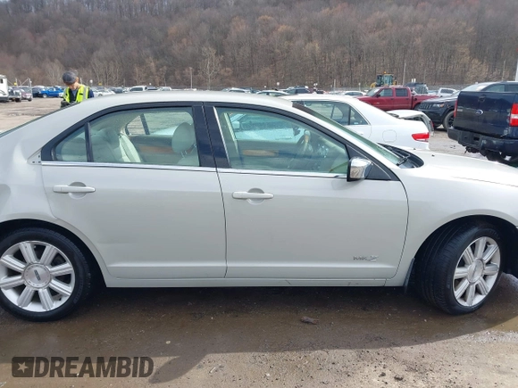 2007 Lincoln MKZ with VIN 3LNHM26T97R631517, listed as a IAAI auction lot 41813657 with 57,725 mi miles and . Bid and sale history available at carsss.com. Image 13.