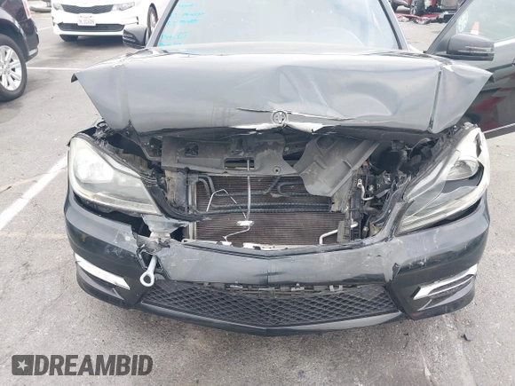 2014 Mercedes-Benz C 250 Sport с VIN WDDGF4HB8EA940242, выставлен на аукционе IAAI как лот 42661812 с пробегом 167 902 миль миль и . История ставок и продаж доступна на DreamBid. Изображение 6.