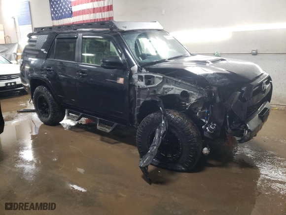 2020 Toyota 4Runner SR5 with VIN JTEBU5JR3L5815481, listed as a Copart auction lot 47582225 with 39,842 mi miles and Salvage Title. Bid and sale history available at carsss.com. Image 4.