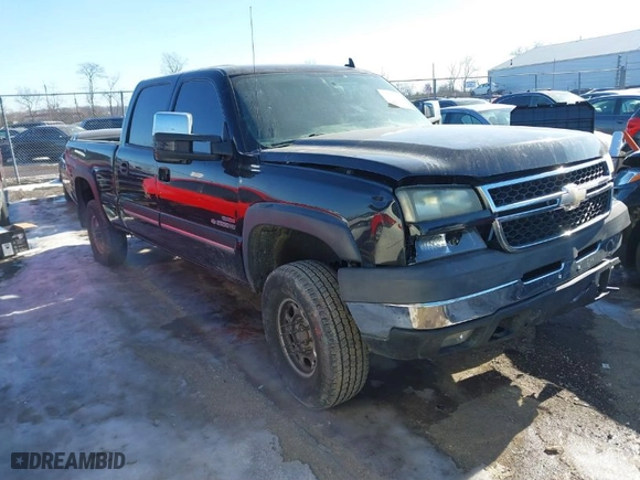 2006 Chevrolet Silverado 2500HD Work Truck with VIN 1GCHK23296F110752, listed as a IAAI auction lot 41420825 with 224,625 mi miles. Bid and sale history available at carsss.com. Image 1.