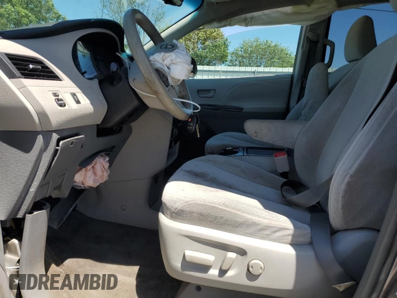 2011 Toyota Sienna LE AAS с VIN 5TDKK3DC4BS046973, выставлен на аукционе Copart как лот 58083875 с пробегом 322 399 миль миль и Списание • Salvage title. История ставок и продаж доступна на DreamBid. Изображение 7.