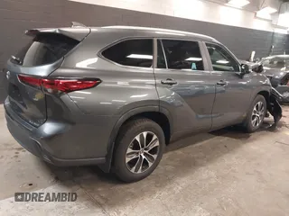 2023 Toyota Highlander L z VIN 5TDKDRBH2PS022528, wystawiony jako IAAI lot #42001557 z przebiegiem 29 527 mil mil oraz . Historia ofert i sprzedaży dostępna na DreamBid. Obrazek 4.