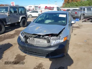 2012 Honda Civic LX z VIN 19XFB2F58CE107540, wystawiony jako IAAI lot #40812255 z przebiegiem 155 402 mil mil oraz . Historia ofert i sprzedaży dostępna na DreamBid. Obrazek 2.
