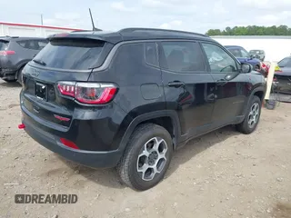 2022 Jeep Compass Trailhawk with VIN 3C4NJDDB8NT114134, listed as a IAAI auction lot 42428245 with 34,589 mi miles and . Bid and sale history available at DreamBid. Image 4.