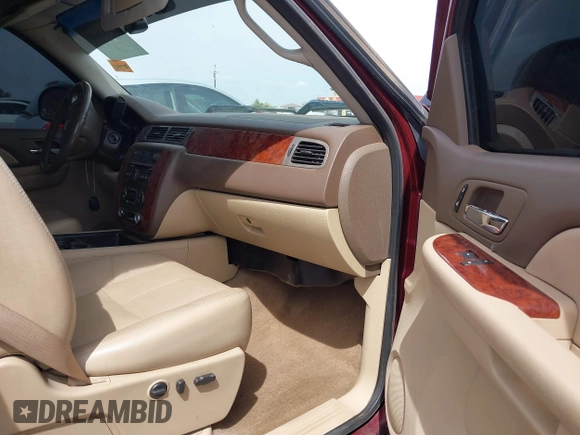 2009 Chevrolet Silverado 1500 with VIN 1GCEC39Y49Z189445, listed as a IAAI auction lot 41933868 with 209,596 mi miles and . Bid and sale history available at DreamBid. Image 5.