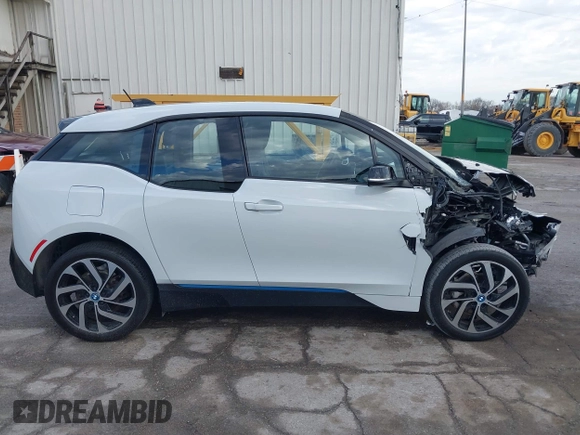 2016 BMW i3 z VIN WBY1Z2C57GV556766, wystawiony jako IAAI lot #41909815 z przebiegiem 51 291 mil mil oraz . Historia ofert i sprzedaży dostępna na DreamBid. Obrazek 14.