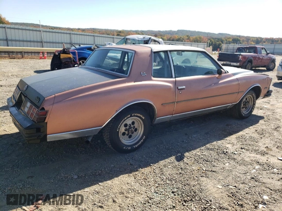 1979 Chevrolet Monte Carlo z VIN 1Z37H9D520488, wystawiony jako Copart lot #77283914 z przebiegiem 49 514 mil mil oraz Tytuł czysty. Historia ofert i sprzedaży dostępna na DreamBid. Obrazek 3.