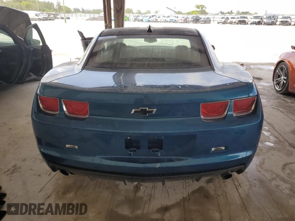 2010 Chevrolet Camaro LS z VIN 2G1FA1EV0A9144942, wystawiony jako Copart lot #60247485 z przebiegiem 159 045 mil mil oraz Czysty tytuł • Clean title. Historia ofert i sprzedaży dostępna na DreamBid. Obrazek 6.