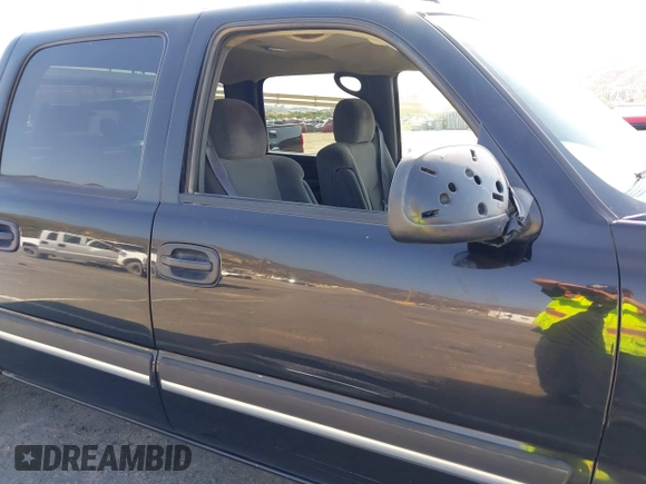 2005 Chevrolet Silverado 1500 LS with VIN 2GCEC13T551220139, listed as a IAAI auction lot 42181638 with 260,855 mi miles and . Bid and sale history available at DreamBid. Image 12.