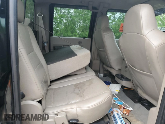 2008 Ford F-350 XL z VIN 1FTWW31518EA06389, wystawiony jako Copart lot #44060945 z przebiegiem Nie podano mil oraz Nie do naprawy • Non repairable. Historia ofert i sprzedaży dostępna na DreamBid. Obrazek 11.