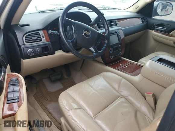 2008 Chevrolet Suburban LTZ с VIN 1GNFC16068R207781, выставлен на аукционе Copart как лот 86651134 с пробегом 121 112 миль миль и Чистый • Clean title. История ставок и продаж доступна на DreamBid. Изображение 8.
