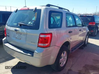 2008 Ford Escape XLS с VIN 1FMCU92ZX8KC32439, выставлен на аукционе IAAI как лот 41793317 с пробегом 115 831 миль миль и . История ставок и продаж доступна на DreamBid. Изображение 4.