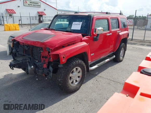 2007 Hummer H3 SUV with VIN 5GTDN13E678100639, listed as a IAAI auction lot 42169342 with 239,906 mi miles. Bid and sale history available at carsss.com. Image 2.