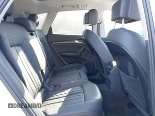 2023 Audi Q5 S line Premium Plus z VIN WA1EAAFY3P2116212, wystawiony jako IAAI lot #41779665 z przebiegiem 32 605 mil mil oraz . Historia ofert i sprzedaży dostępna na DreamBid. Obrazek 8.
