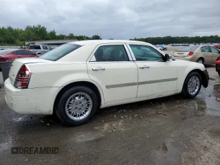 2007 Chrysler 300 with VIN 2C3KA43R37H792291, listed as a Copart auction lot 71412514 with 140,171 mi miles and Salvage Title. Bid and sale history available at carsss.com. Image 3.
