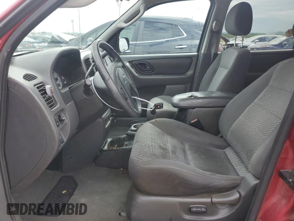 2004 Ford Escape XLT with VIN 1FMYU03164KA30170, listed as a Copart auction lot 50954984 with 203,091 mi miles and Clean Title. Bid and sale history available at carsss.com. Image 7.