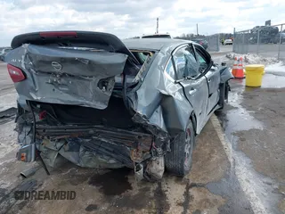 2018 Nissan Altima SV with VIN 1N4AL3AP3JC197177, listed as a IAAI auction lot 41427550 with 151,032 mi miles and . Bid and sale history available at carsss.com. Image 4.