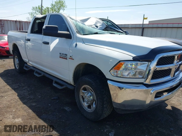 2013 Ram 2500 Tradesman z VIN 3C6UR5CL4DG529793, wystawiony jako IAAI lot #42029361 z przebiegiem 205 066 mil mil oraz . Historia ofert i sprzedaży dostępna na DreamBid. Obrazek 1.