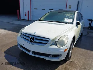 2006 Mercedes-Benz R-Class 3.5L with VIN 4JGCB65E26A010431, listed as a IAAI auction lot 41907240 with 123,379 mi miles. Bid and sale history available at carsss.com. Image 6.