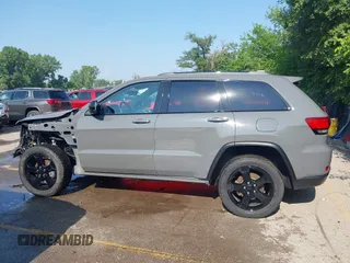 2020 Jeep Grand Cherokee Laredo z VIN 1C4RJFAG4LC262934, wystawiony jako IAAI lot #42441739 z przebiegiem 58 452 mil mil oraz . Historia ofert i sprzedaży dostępna na DreamBid. Obrazek 14.