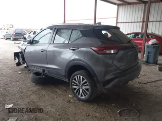 2021 Nissan Kicks SV with VIN 3N1CP5CV2ML505854, listed as a IAAI auction lot 41612618 with 137,181 mi miles. Bid and sale history available at carsss.com. Image 3.
