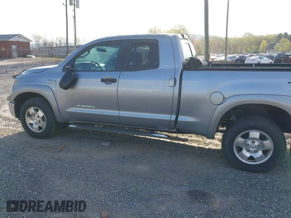 2008 Toyota Tundra 4WD Truck with VIN 5TFBV54148X073823, listed as a IAAI auction lot 42017595 with 33,107 mi miles. Bid and sale history available at carsss.com. Image 14.