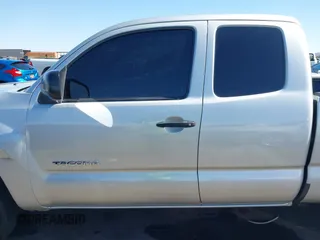 2010 Toyota Tacoma with VIN 5TETX4CN8AZ725239, listed as a IAAI auction lot 41573358 with 114,828 mi miles and . Bid and sale history available at DreamBid. Image 14.