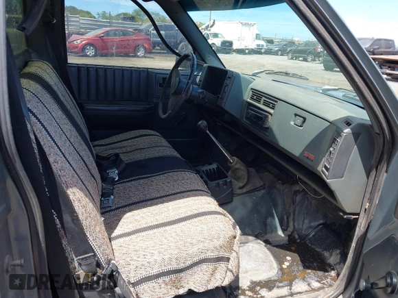 1989 GMC Sonoma with VIN 1GTBS14E7K8517217, listed as a IAAI auction lot 41789167 with 66,518 mi miles and . Bid and sale history available at DreamBid. Image 5.