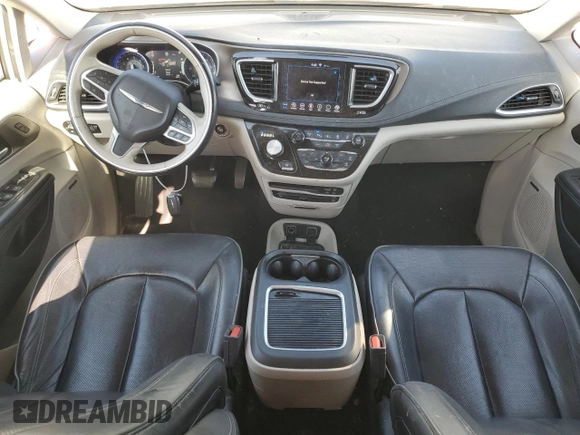 2018 Chrysler Pacifica Limited with VIN 2C4RC1GG0JR259957, listed as a Copart auction lot 66888725 with 131,371 mi miles and Clean title. Bid and sale history available at DreamBid. Image 8.