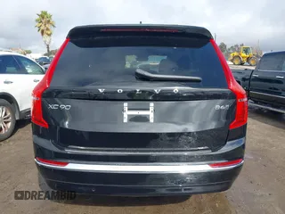 2024 Volvo XC90 Plus Bright Theme with VIN YV4062PE2R1218604, listed as a IAAI auction lot 41535490 with 698 mi miles. Bid and sale history available at carsss.com. Image 17.