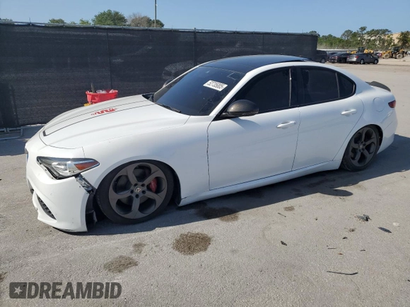 2017 Alfa Romeo Giulia Ti z VIN ZARFAECN9H7561897, wystawiony jako Copart lot #52735005 z przebiegiem 63 586 mil mil oraz Tytuł czysty. Historia ofert i sprzedaży dostępna na DreamBid. Obrazek 1.