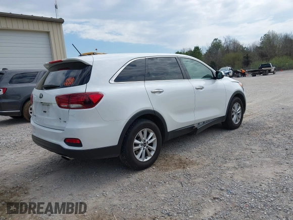 2020 Kia Sorento S z VIN 5XYPG4A52LG622321, wystawiony jako IAAI lot #41790301 z przebiegiem 155 766 mil mil oraz . Historia ofert i sprzedaży dostępna na DreamBid. Obrazek 4.