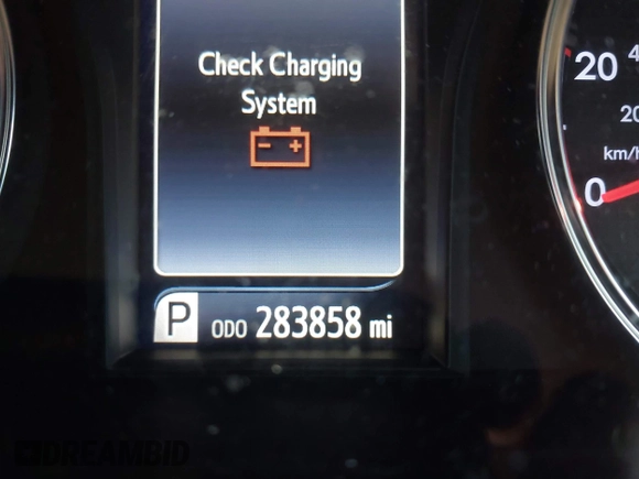 2015 Toyota Camry XLE with VIN 4T1BF1FK9FU890002, listed as a IAAI auction lot 41868372 with 283,858 mi miles. Bid and sale history available at carsss.com. Image 15.