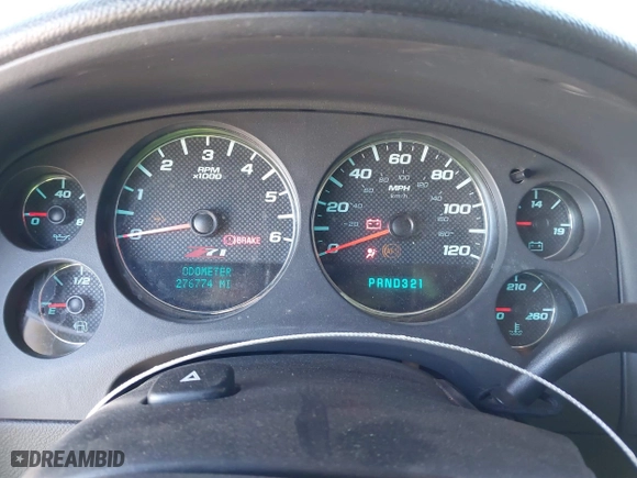 2008 Chevrolet Avalanche LS with VIN 3GNFK12308G226636, listed as a IAAI auction lot 41392242 with 276,774 mi miles. Bid and sale history available at carsss.com. Image 7.